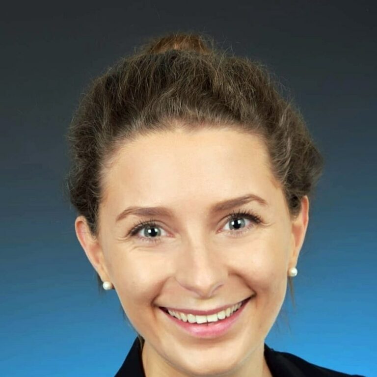 Dr. Laura Holzen